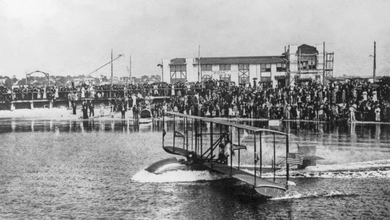 File:Benoist Airboat.jpg